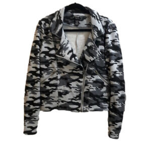 Rue 21 Camo Jacket - L